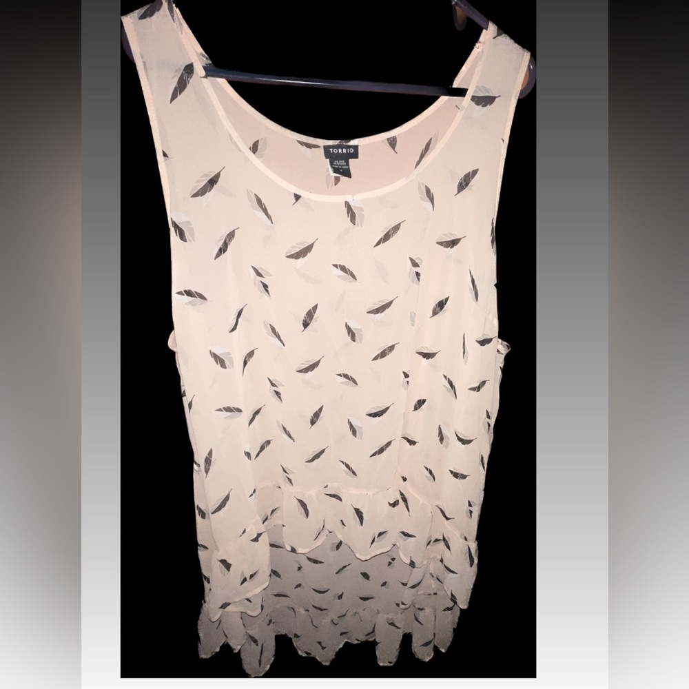 Torrid Light Pink with Feathers Sheer Cover Tank Top Size 4 - Picture 2 of 5